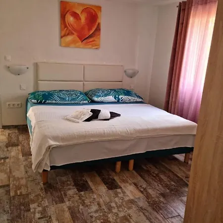Dijana Apartment Kastela